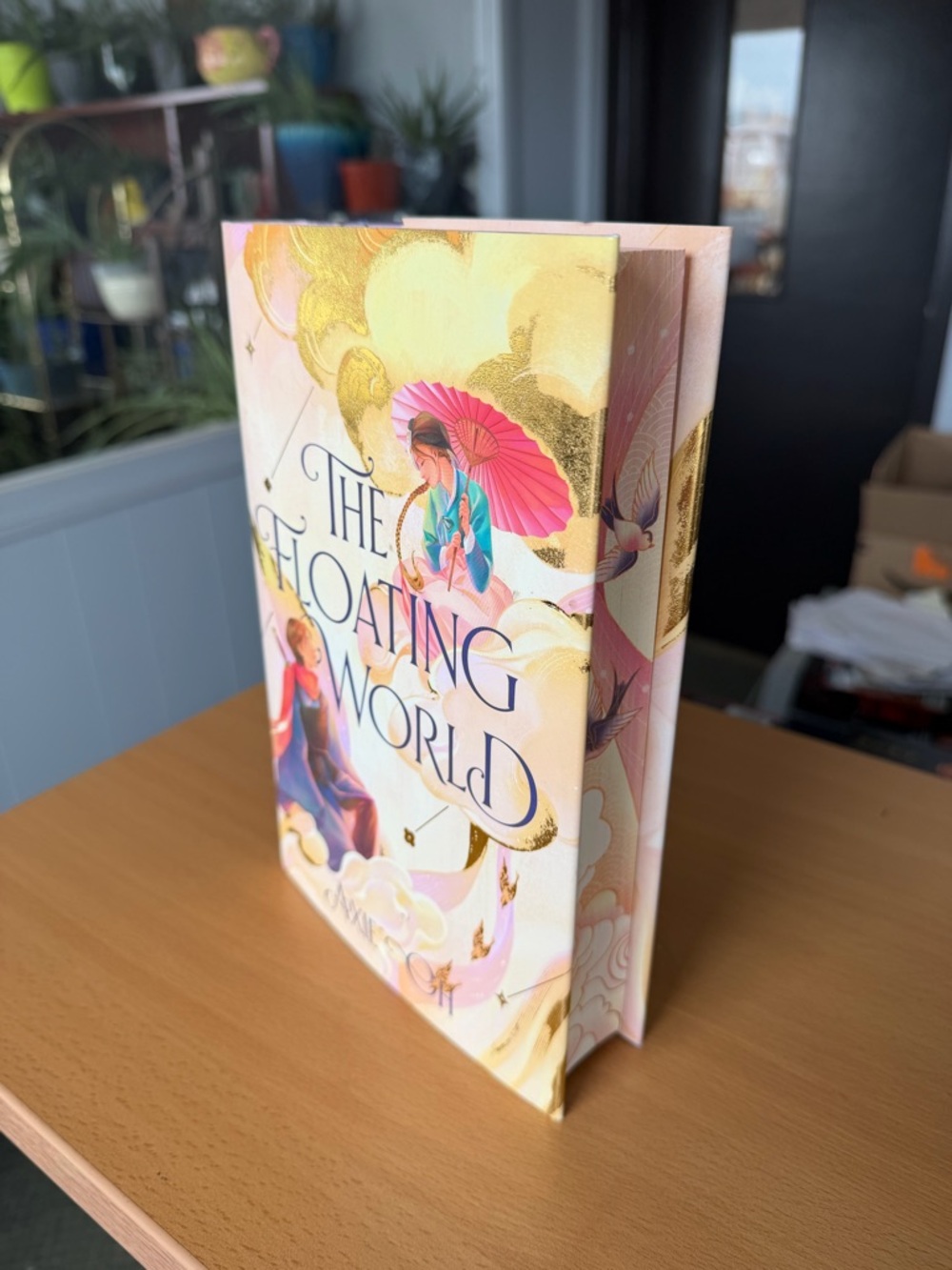 The Floating World Fairy Loot Edition with Sprayed Edges
